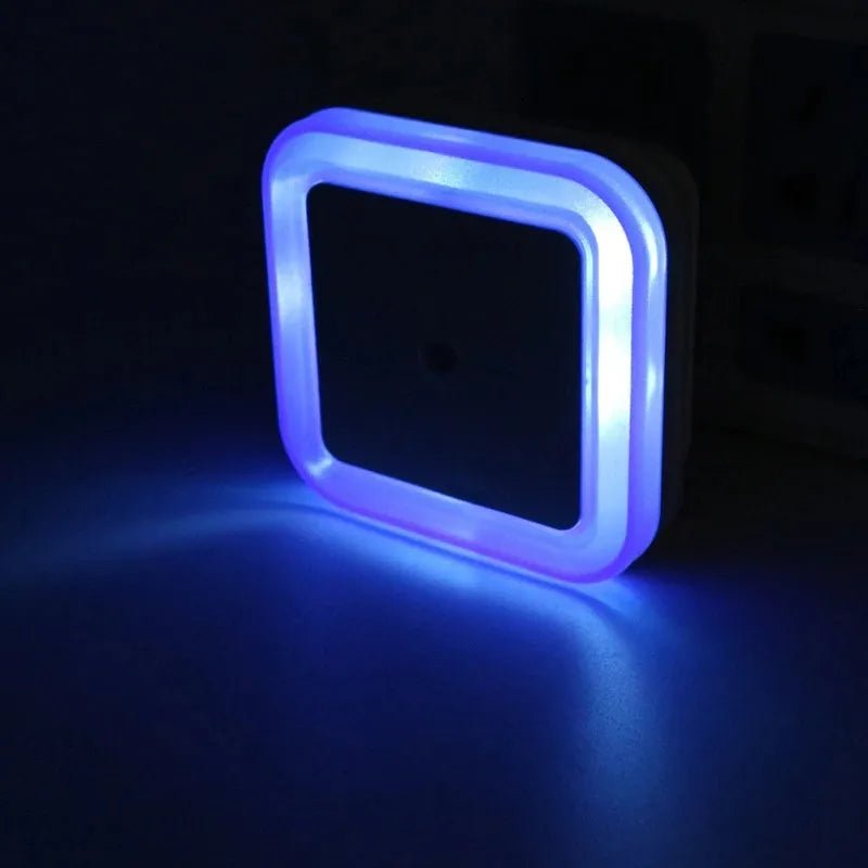 Luminária Noturna de Tomada Tipo LED Automática