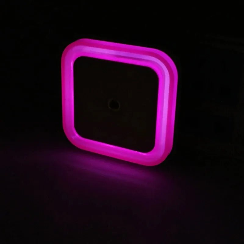 Luminária Noturna de Tomada Tipo LED Automática